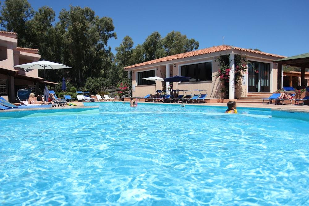 Marina Manna Hotel And Club Village Valledoria  Dış mekan fotoğraf